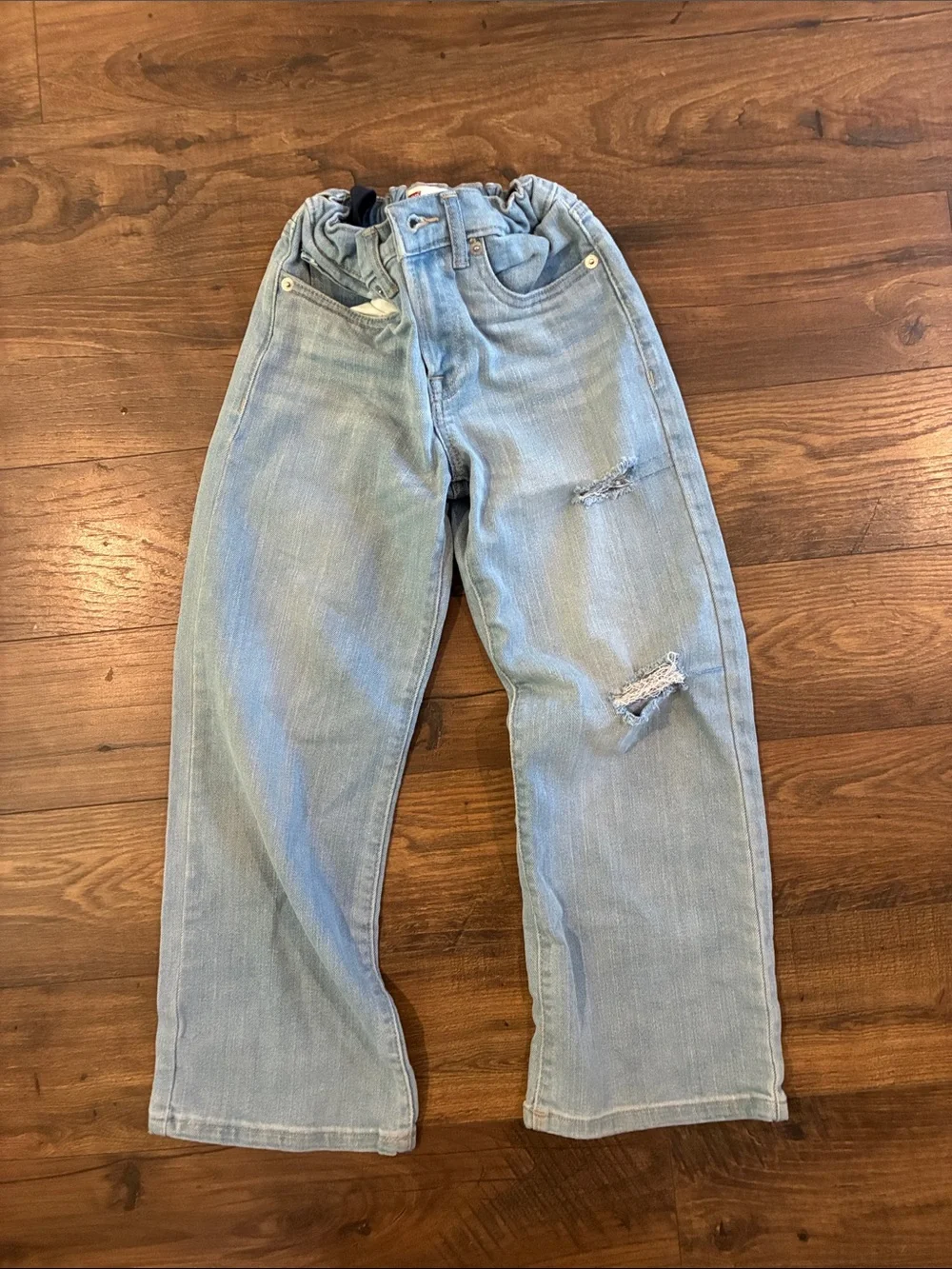 Girls Levi’s Light Wash Distressed Baggy Jeans
